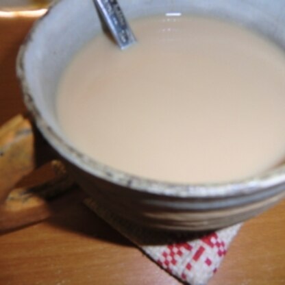 ミルク多め、砂糖控えめで♪
生姜で朝の寒い時間にもポカポカと（*^^*)v
ご馳走さまでした♪